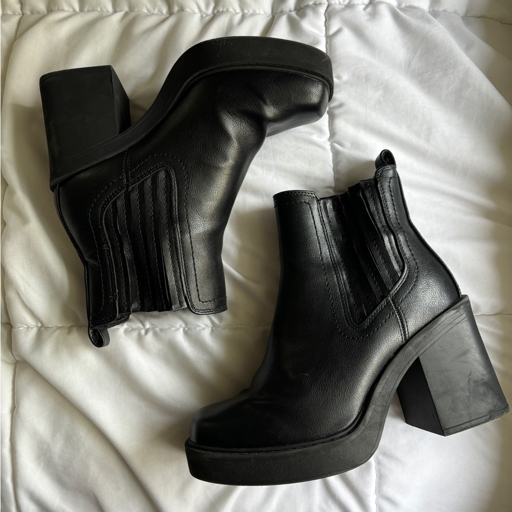 Black Platform Boot